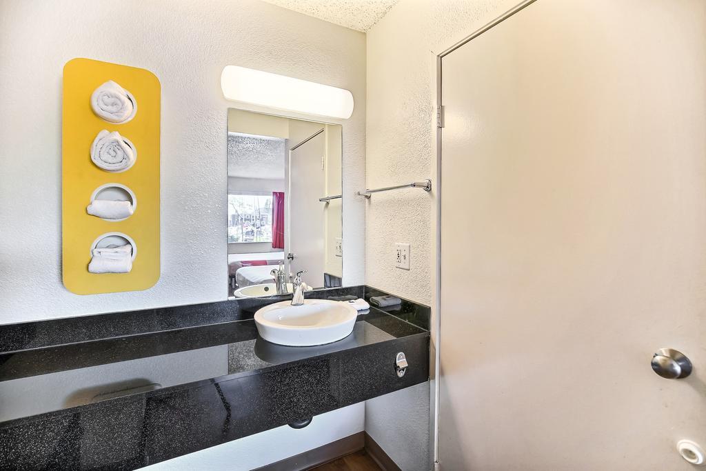 Motel 6-Oakland, Ca - Embarcadero Exteriör bild